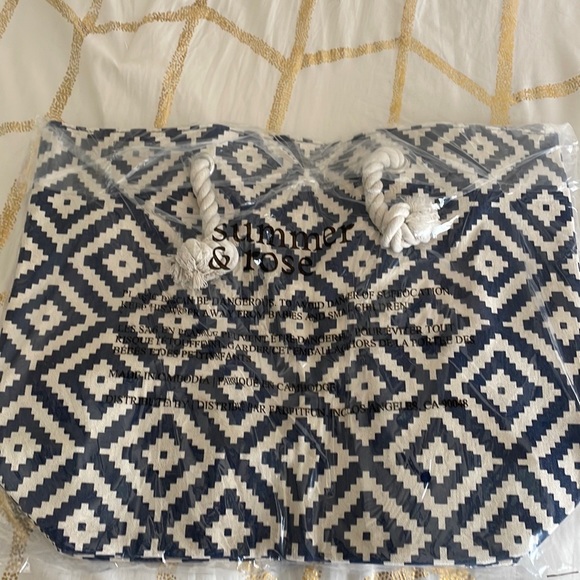 Summer and Rose Navy Diamond Beach Tote - Picture 5 of 6